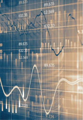 Monitor zeigt Finanzdaten in Sinuskurven und Zahlen